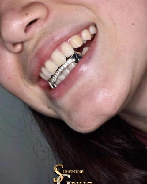 Grillz inferiores en plata 980 con piedras